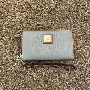 Dooney & Bouke grey wallet wristlet